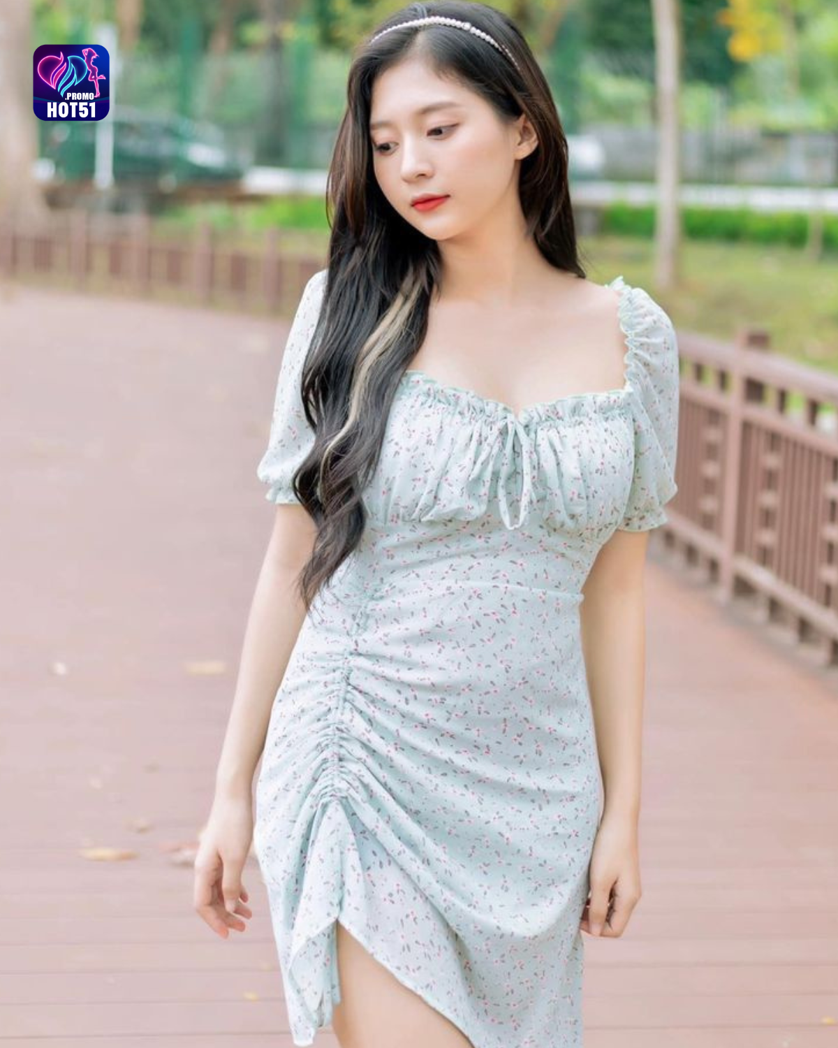 Beautiful girl live stream on Hot51 app