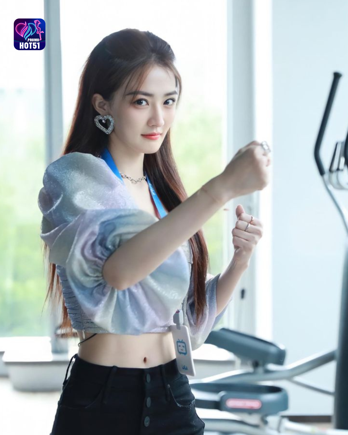 Beautiful girl live stream on Hot51 app